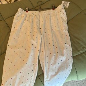 White cotton polka dot capri pants
